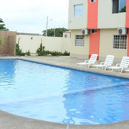 Hotel Pikeiro Blue Manta Bagian luar foto