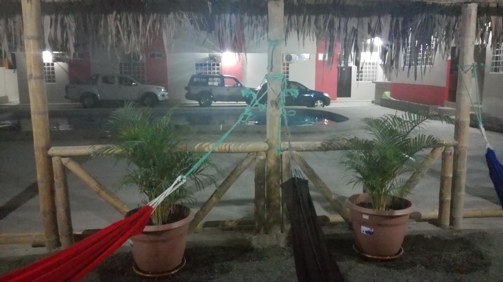 Hotel Pikeiro Blue Manta Bagian luar foto