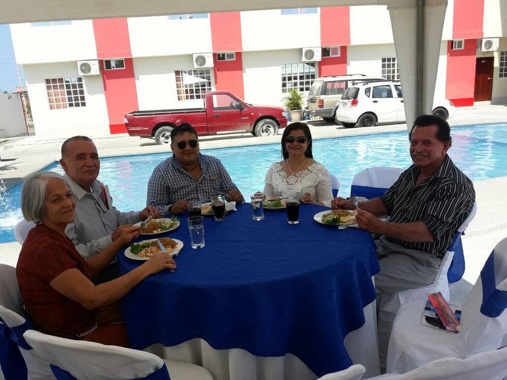 Hotel Pikeiro Blue Manta Bagian luar foto