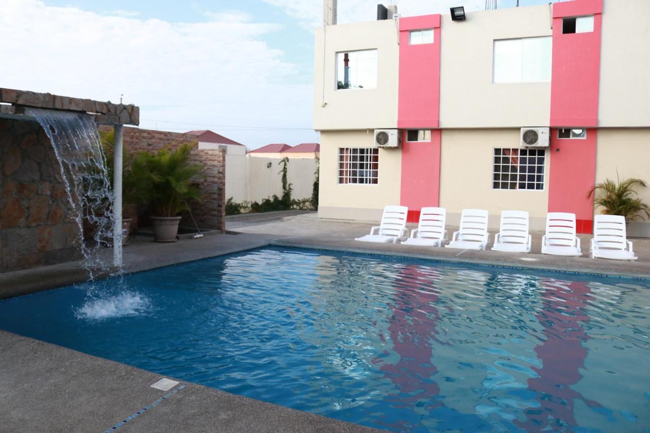 Hotel Pikeiro Blue Manta Bagian luar foto