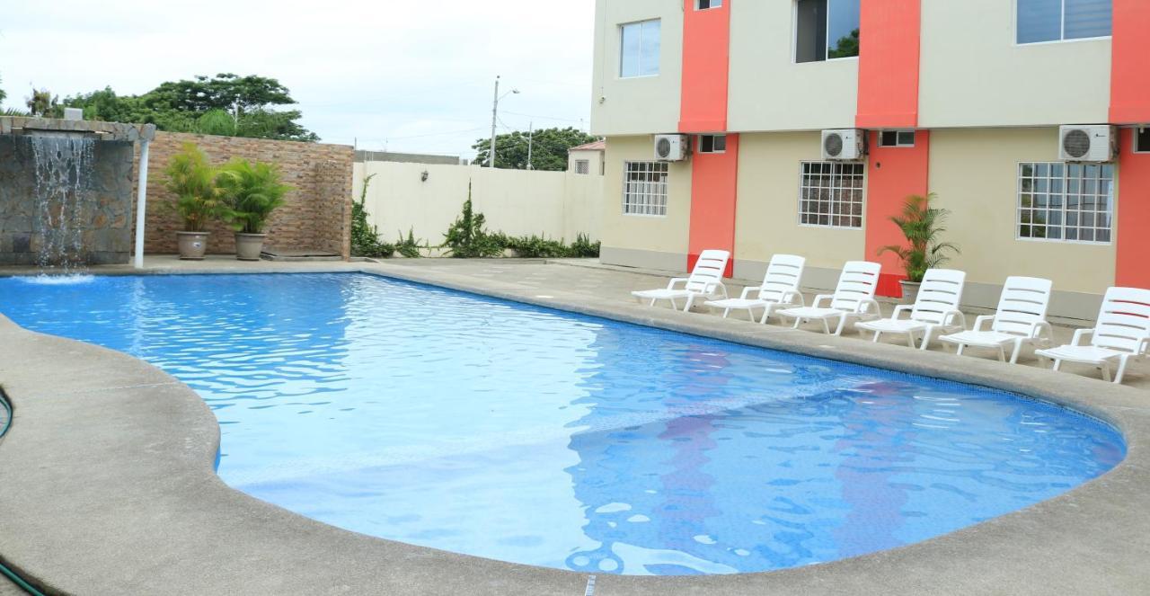Hotel Pikeiro Blue Manta Bagian luar foto